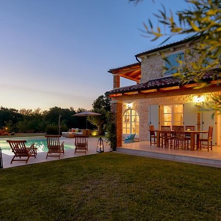 Villa Rajski Dvori Sveti Lovreč Pazenatički Extérieur photo