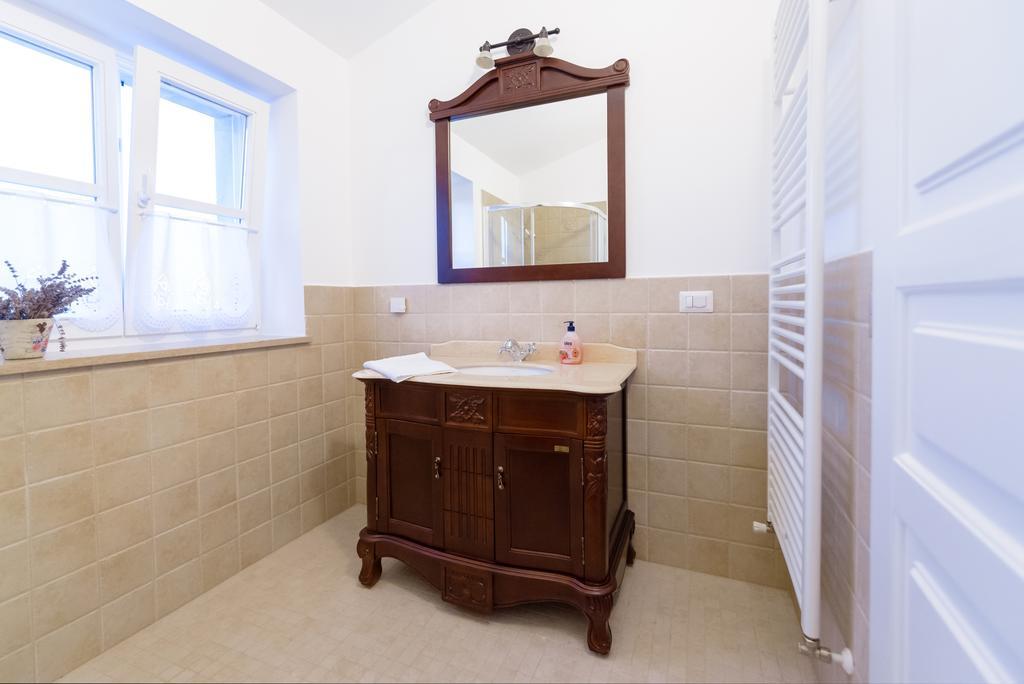 Villa Rajski Dvori Sveti Lovreč Pazenatički Extérieur photo