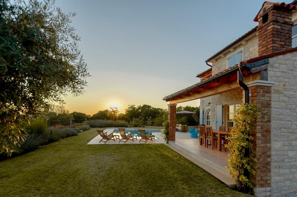 Villa Rajski Dvori Sveti Lovreč Pazenatički Extérieur photo